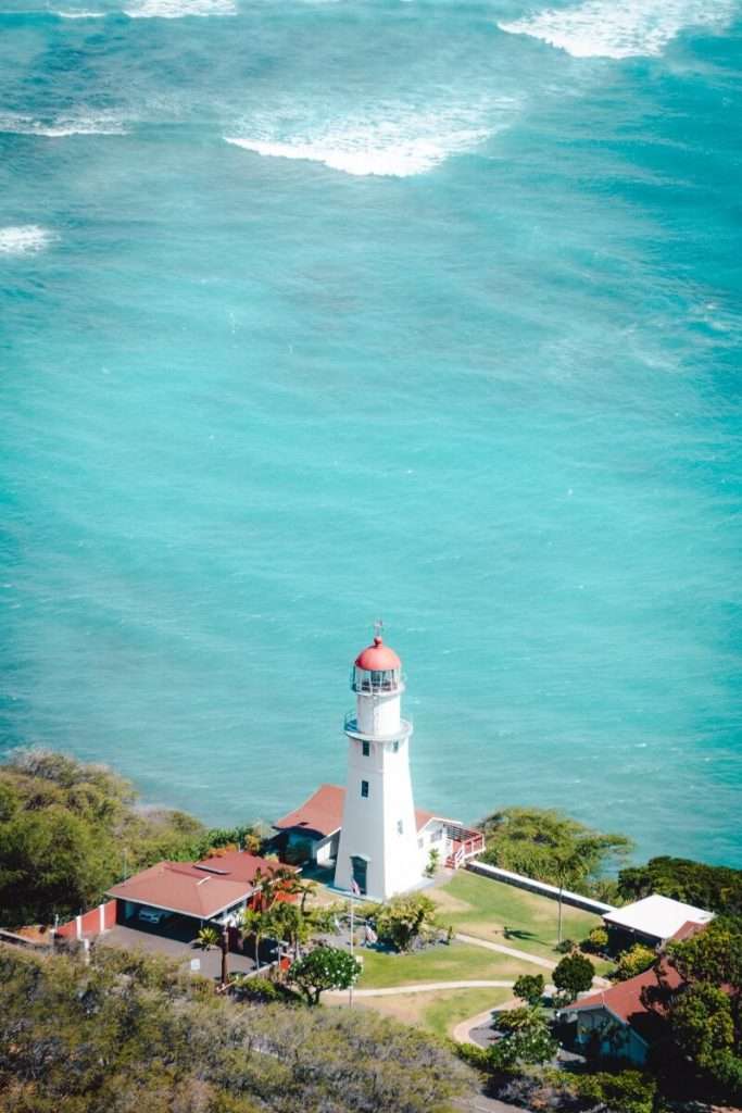 bright blue ocean water from hawaii diamond head hike