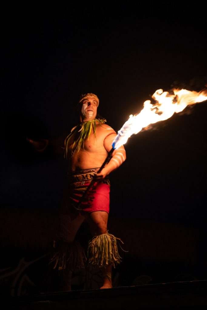 hawaiian luau male performer